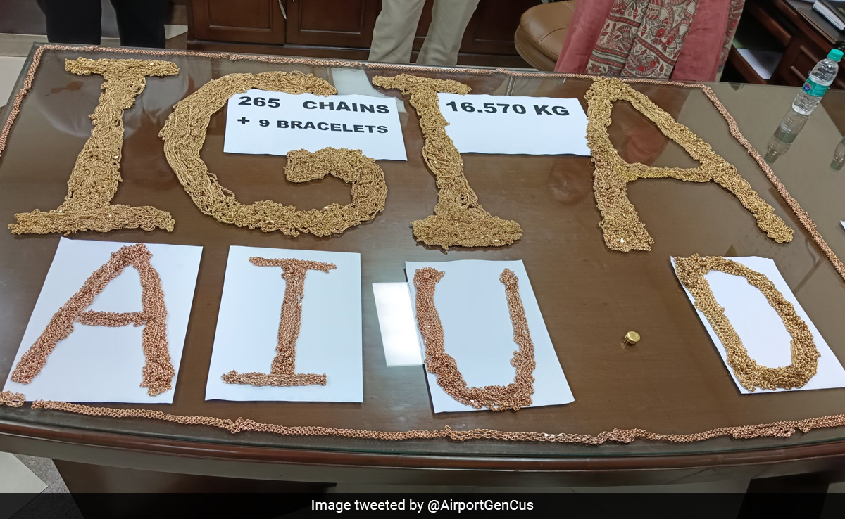 2 Uzbekistan Women Smuggling Gold Worth Rs 8 Crore Arrested At Delhi Airport