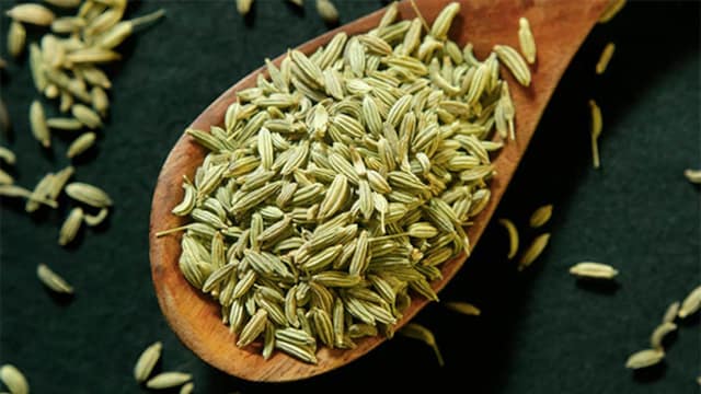 Chewing fennel seeds post meal can help boost digestion