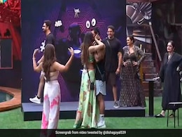 Bigg Boss OTT 2: जैद-आकांक्षा ने पार की हदें, सरेआम किया एक-दूसरे को किस, भड़के सोशल मीडिया यूजर्स बोले- ये फैमिली शो नहीं Bigg Boss OTT 2: जैद-आकांक्षा ने पार की हदें, सरेआम किया एक-दूसरे को किस, भड़के सोशल मीडिया यूजर्स बोले- ये फैमिली शो नहीं