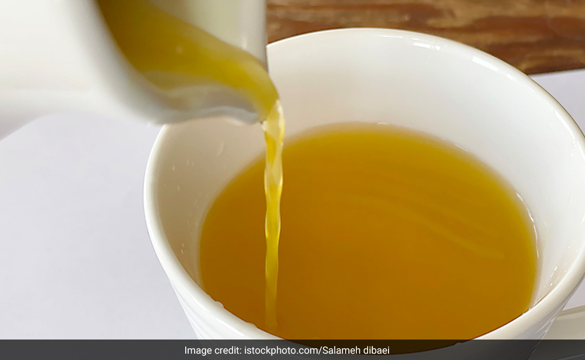 खांसी-जुकाम को दूर रखती है अदरक से बनी यह ड्रिंक, मिनटों में हो जाती है तैयार, सेहत को रखती है दुरुस्त 