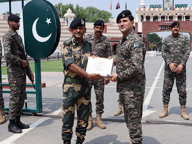 अटारी-वाघा बॉर्डर से लेकर देशभर में बकरीद की रौनक नजर आई