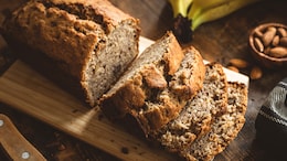 Looking For Dessert That's Healthy Too? Try This 4-Ingredient Banana Cake Today