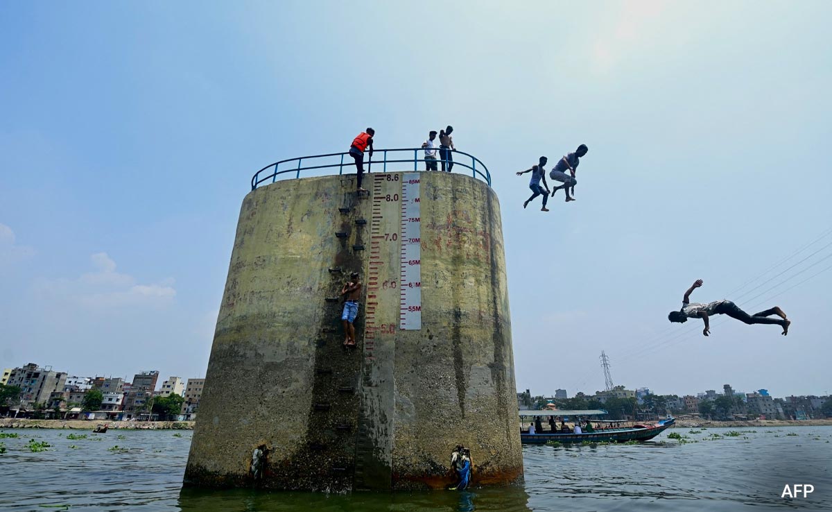 Power Cuts, Schools Shut As Bangladesh Sees Longest Heatwave In Decades