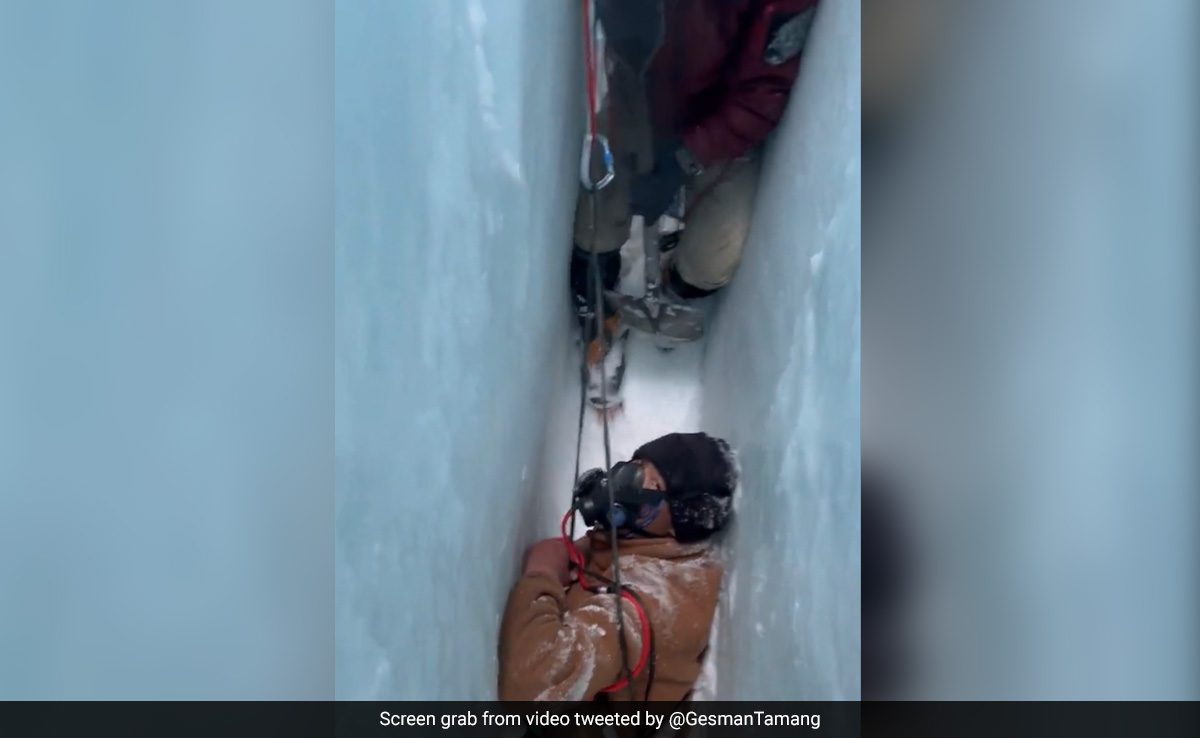 Video: Sherpa's Life Saved In A Brave Rescue Operation Near Mount Everest