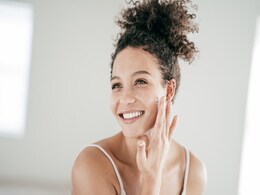 Skincare Tips For Monsoon: मॉनसून में स्किन को होती है ज्यादा केयर की जरूरत, फॉलो करें ये टिप्स, निखर उठेगी त्वचा Skincare Tips For Monsoon: मॉनसून में स्किन को होती है ज्यादा केयर की जरूरत, फॉलो करें ये टिप्स, निखर उठेगी त्वचा