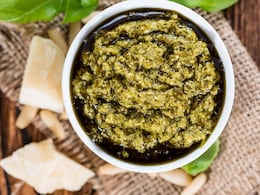 How To Make Gongura Pachadi: An Andhra-Style Delight That Will Zing Up Your Meals How To Make Gongura Pachadi: An Andhra-Style Delight That Will Zing Up Your Meals