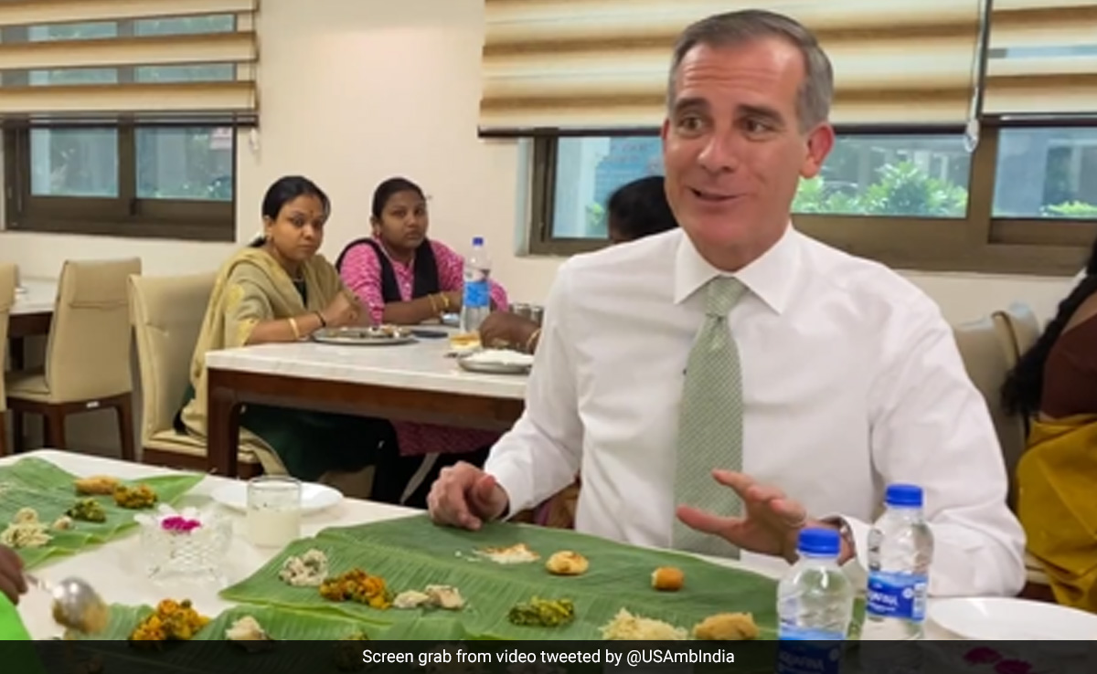"Chennai, You Have Got My Heart:" US Envoy Relishes South India <i>Thali</i> At Tamil Nadu Bhawan