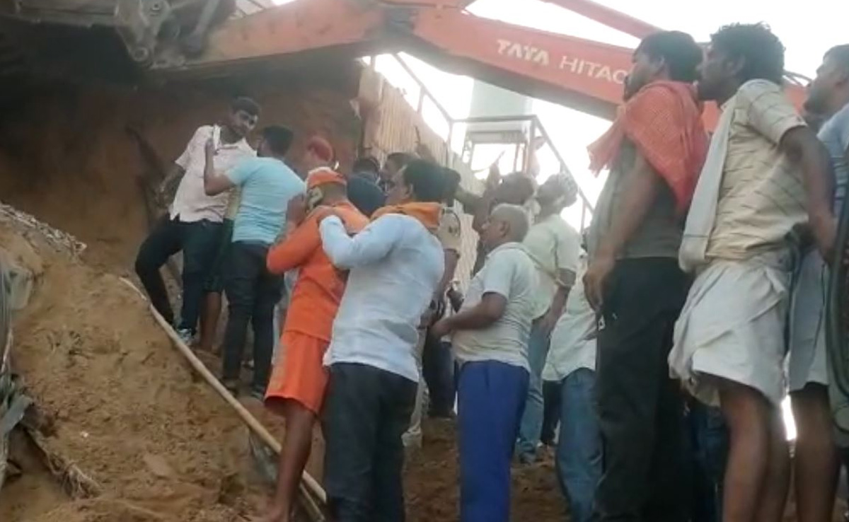 रोहतास में पुल के पीछे फंसे बच्चे को 20 घंटे बाद निकाला गया बाहर, अस्पताल ले जाते समय मौत