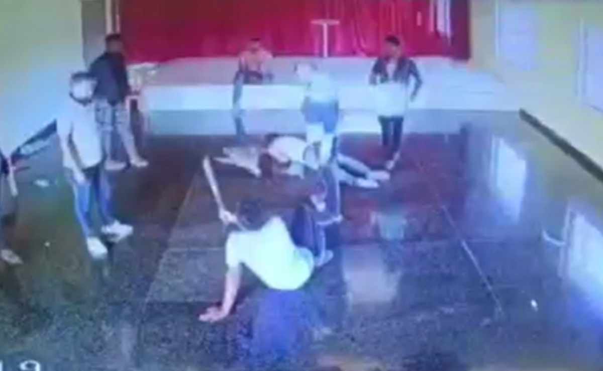 CCTV Captures Shocking Attack On Karnataka Cop. They Jump On His Body