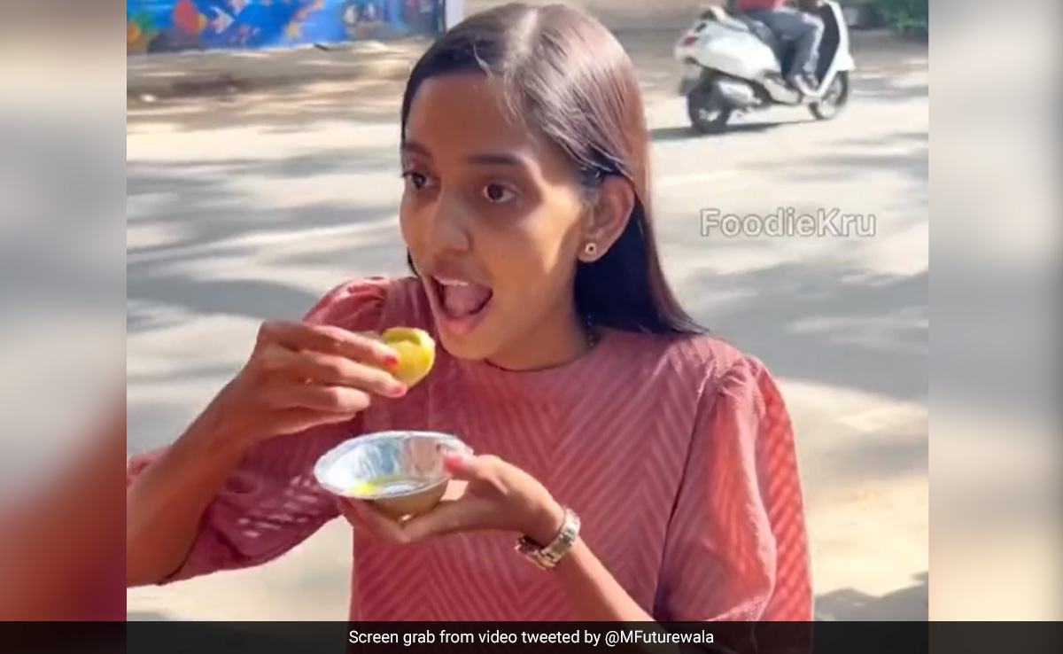Watch: Gujarat Street Vendor's 'Banana Pani Puri' Angers The Internet