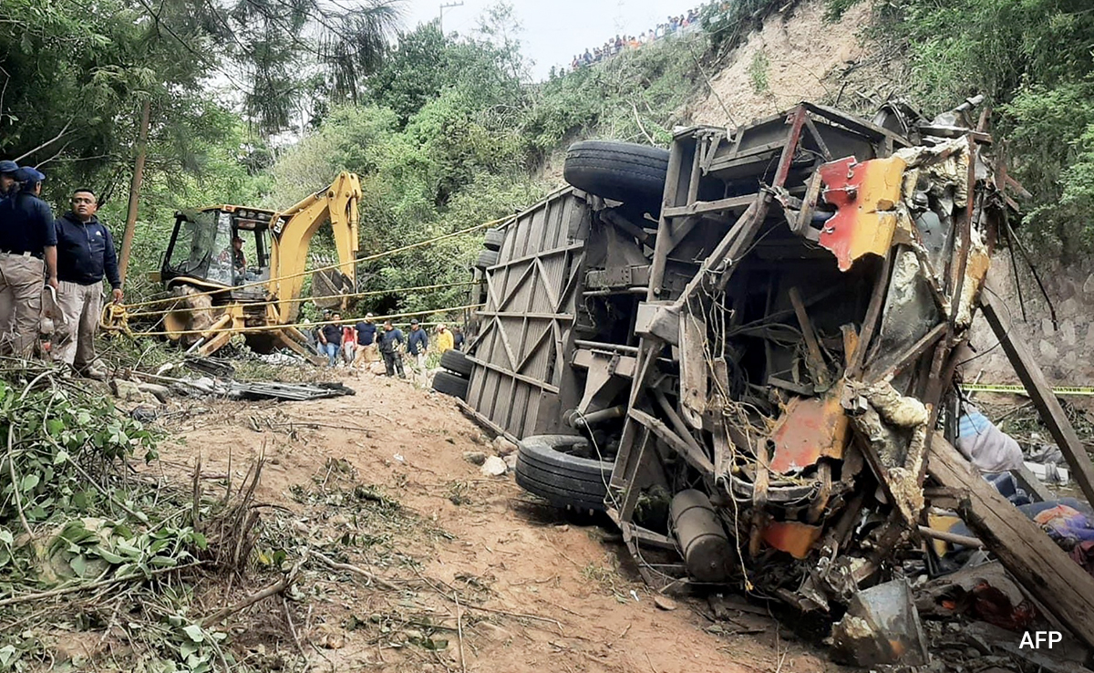 27 Killed, 17 Injured In Passenger Bus Accident In Mexico: Cops