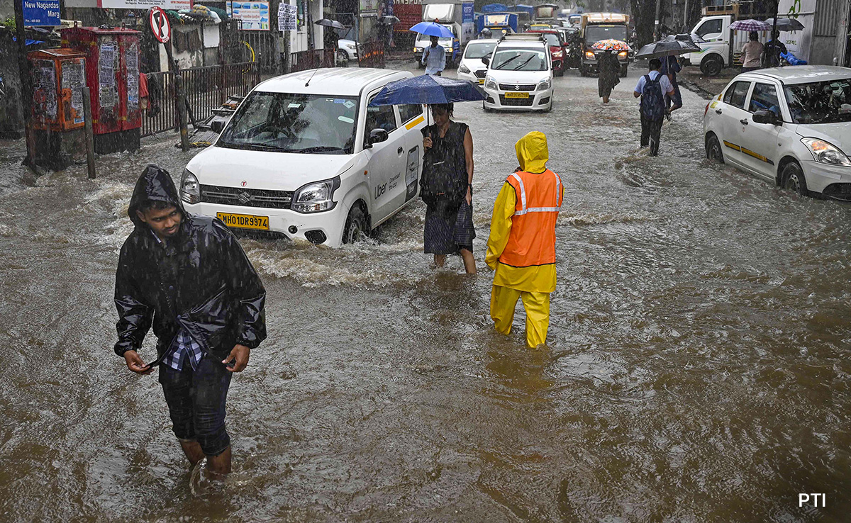 Heavy Rain In Mumbai, Red Alert Announced, Schools And Colleges Shut