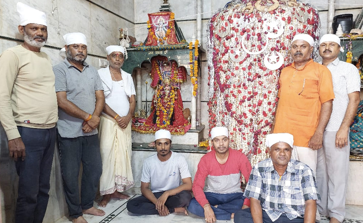 जबलपुर का दादा दरबार, 125 साल से आदिशक्ति दुर्गा और हुसैन का उपासक है ये परिवार