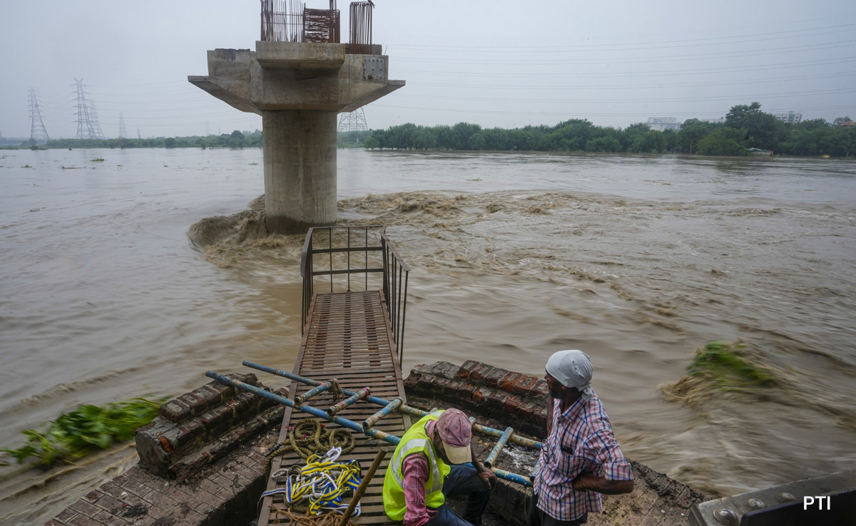 "Evacuate, Don't Wait," Arvind Kejriwal Warns People In Delhi's Low-Lying Areas