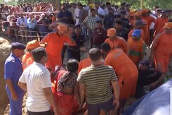 3-Year-Old Who Fell Into Bihar Borewell Rescued 3-Year-Old Who Fell Into Bihar Borewell Rescued