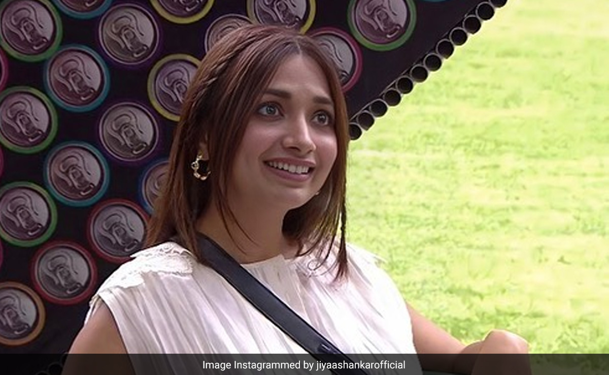 <i>Bigg Boss OTT 2</i>: Captain Jiya Shankar Makes Her Own Rules