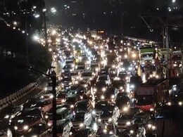 WATCH : दिल्ली-नोएडा बॉर्डर पर बारिश के बाद लगा लंबा ट्रैफिक जाम, सैकड़ों वाहन फंसे 