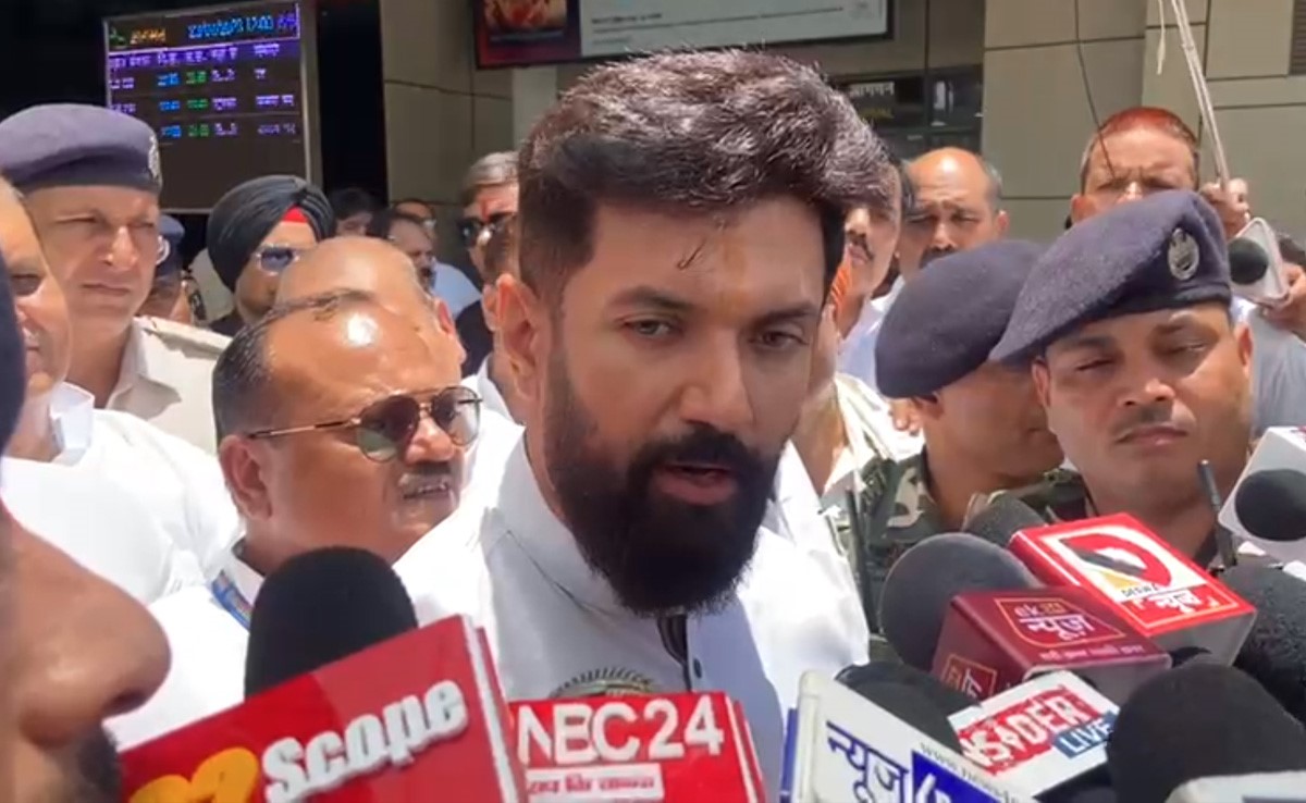 Chirag Paswan Challenges Uncle Pashupathi Paras In "Father's <i>Karambhoomi</i>"