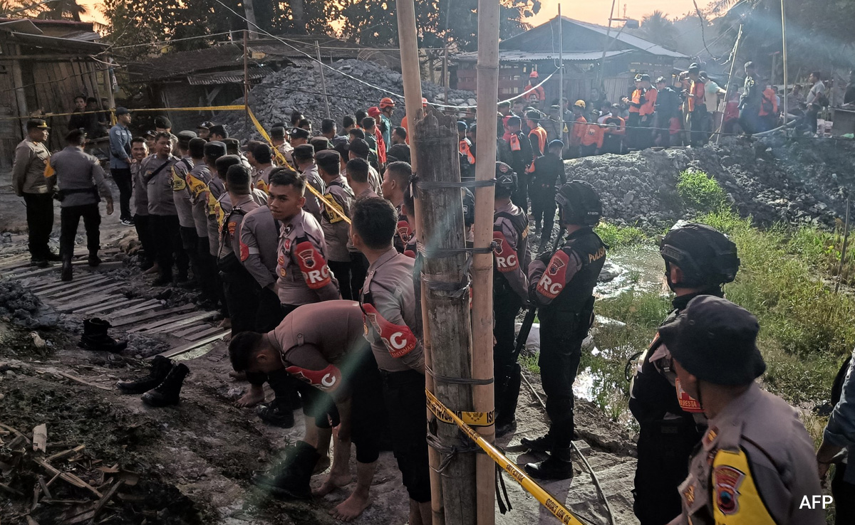 8 Trapped In Illegal Indonesia Gold Mine For 5 Days Feared Fead: Official