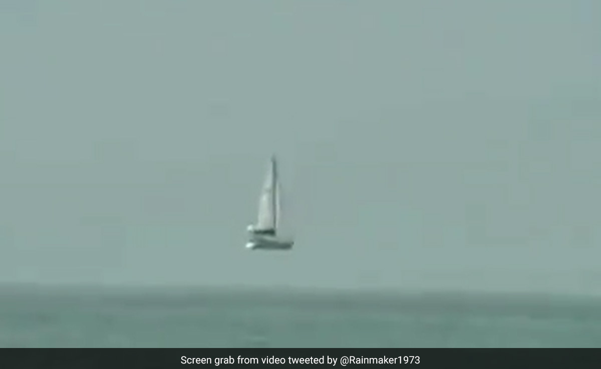 क्या ये नाव हवा में उड़ रही है? वायरल Video देख घूम जाएगा दिमाग, सच्चाई जान नहीं होगा यकीन