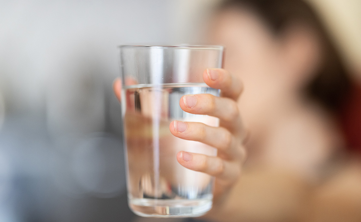 Cold water can have a refreshing effect on the body and mind, helping to increase alertness