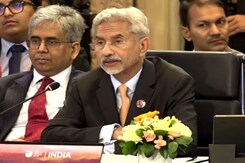 ASEAN भारत की एक्ट ईस्ट नीति का महत्वपूर्ण स्तंभ : जकार्ता में एस जयशंकर ASEAN भारत की एक्ट ईस्ट नीति का महत्वपूर्ण स्तंभ : जकार्ता में एस जयशंकर