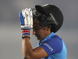 हरमनप्रीत कौर के खिलाफ एक्शन के मूड में BCCI, मिल सकती है इतनी बड़ी सजा हरमनप्रीत कौर के खिलाफ एक्शन के मूड में BCCI, मिल सकती है इतनी बड़ी सजा