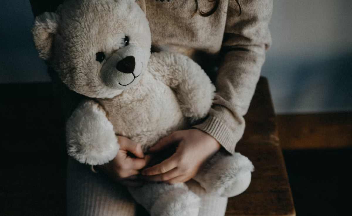 Starving US Girl Jumps From First Floor In Search Of Food After Parents Refuse