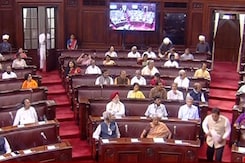 मणिपुर पर संसद में घमासान : लोकसभा की कार्यवाही 2 बजे तक स्थगित मणिपुर पर संसद में घमासान : लोकसभा की कार्यवाही 2 बजे तक स्थगित