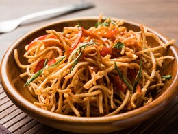 Hold The Noodles - This Chinese Bhel Recipe Includes Last Night's Extra Roti Hold The Noodles - This Chinese Bhel Recipe Includes Last Night's Extra Roti