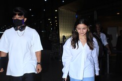 रणवीर सिंह के साथ स्पॉट हुईं आलिया भट्ट रणवीर सिंह के साथ स्पॉट हुईं आलिया भट्ट