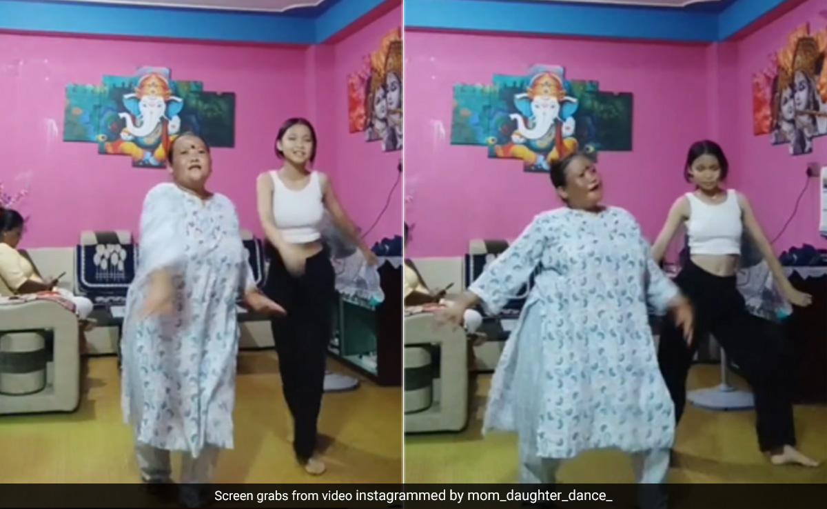 मां-बेटी ने चुनरी-चुनरी गाने पर किया जबरदस्त डांस, महिला की एनर्जी देख हैरान रह गए लोग - देखें Video
