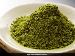 भृंगराज का नाम सुना है लेकिन लगाना नहीं आता, तो यहां जानिए लंबे बालों के लिए कैसे करते हैं इसका इस्तेमाल भृंगराज का नाम सुना है लेकिन लगाना नहीं आता, तो यहां जानिए लंबे बालों के लिए कैसे करते हैं इसका इस्तेमाल