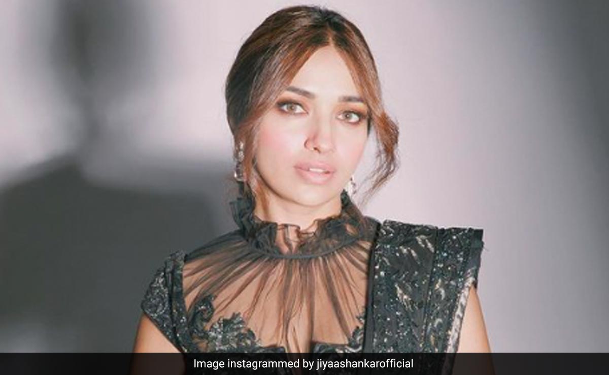 <i> Bigg Boss OTT 2 </i>: Jiya Shankar Breaks Down In Front Of BFF Jad Hadid. Read Details