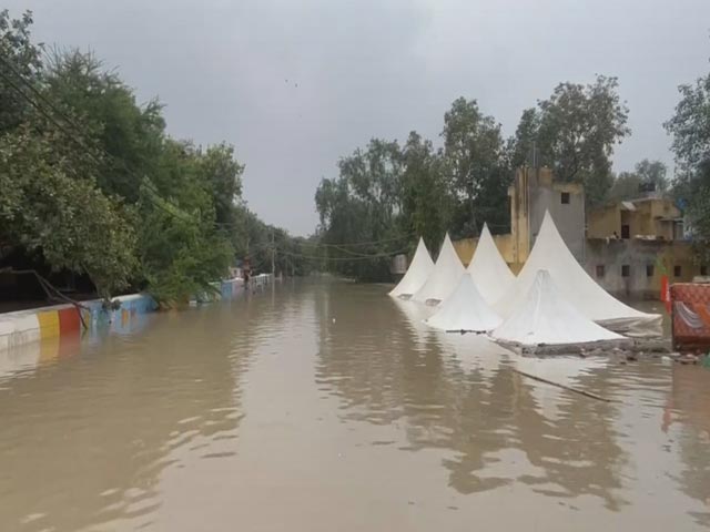 Delhi Roads, Homes Flooded Even As Yamuna On Way Down: NDTV On Ground Zero