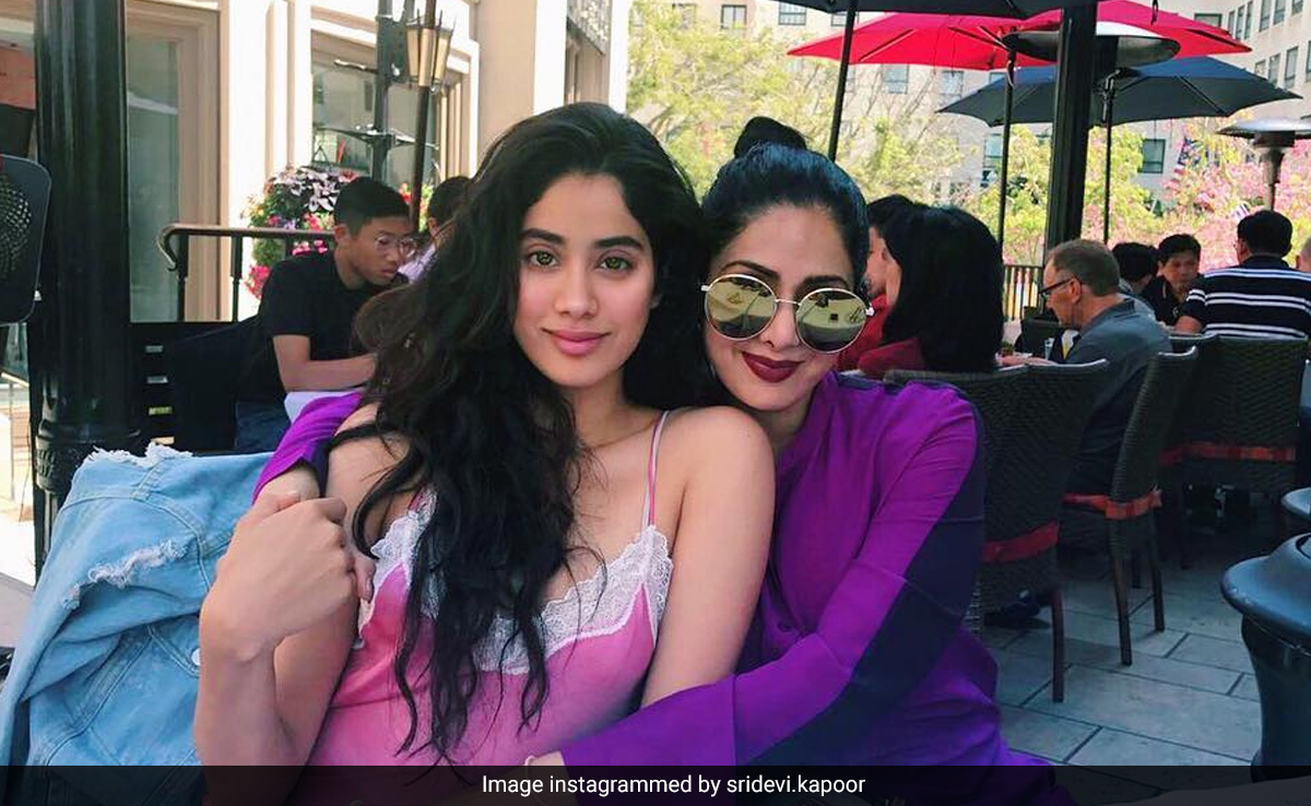 Janhvi Kapoor On Coping With Sridevi's Death: "The Biggest War In My Life"