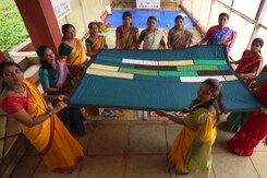 पुराने कपड़े ऐसे दिया जा रहा है नया जीवन पुराने कपड़े ऐसे दिया जा रहा है नया जीवन