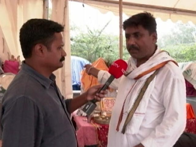 यमुना खादर में डूबा लोगों का आशियाना, पुल के नीचे इस कदर कर रहे गुजर बसर | Ground Report