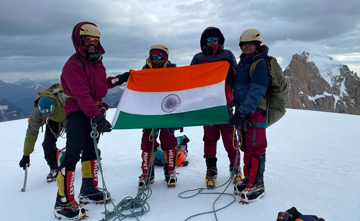 कांकेर : नक्सली इलाके से निकला एक ऐसा शांति दूत, जिसने आदिवासियों की जिंदगी बदल दी