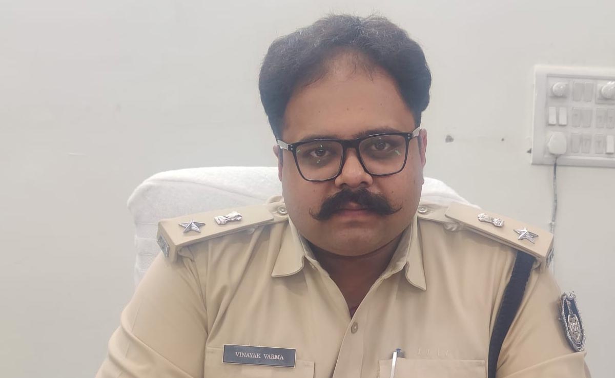 Chhindwara SP News:आम लोगों की सुनते हैं पुलिस कप्तान विनायक वर्मा, सड़क हादसों में लाई कमी