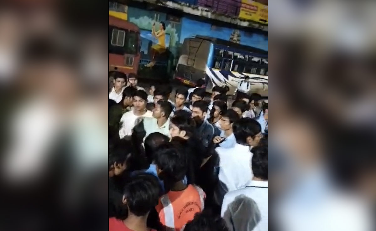 Video : बर्थडे पर एक दूसरे पर केक फेंक रहे थे मेडिकल छात्र, सफाईकर्मियों ने रोका तो कर दी धुनाई
