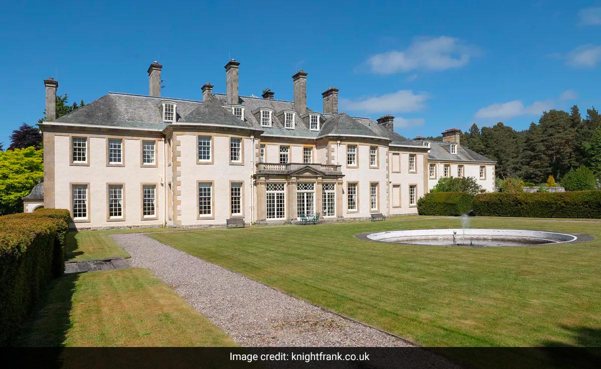 Bob Dylan Puts Scottish Mansion On Sale For Nearly $4 Million