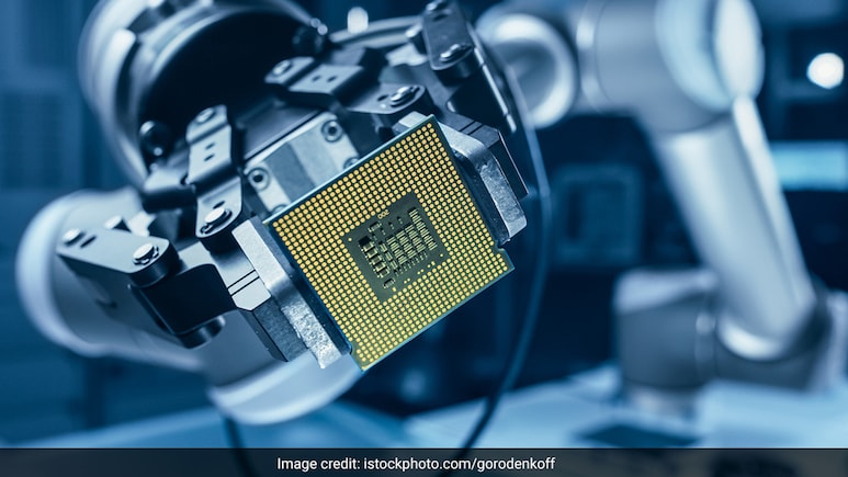 Budget 2026: इलेक्ट्रॉनिक्स सेक्टर की लगी लॉटरी! बजट में ₹40,000 करोड़ का खुला खजाना, Dixon और Syrma जैसे शेयरों में 6% की तेजी