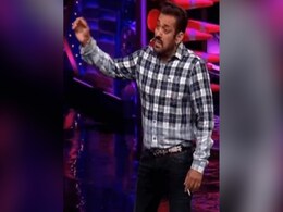 बिग बॉस ओटीटी के सेट पर हुई बड़ी गलती, हाथ में सिगरेट लिए इस कंटेस्टेंट्स से बात करते नजर आए सलमान खान- देखें वीडियो बिग बॉस ओटीटी के सेट पर हुई बड़ी गलती, हाथ में सिगरेट लिए इस कंटेस्टेंट्स से बात करते नजर आए सलमान खान- देखें वीडियो