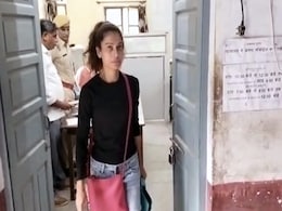 चार साल पुराने इस मामले में फिर से बूंदी कोर्ट में पेश हुईं अभिनेत्री पायल रोहतगी चार साल पुराने इस मामले में फिर से बूंदी कोर्ट में पेश हुईं अभिनेत्री पायल रोहतगी