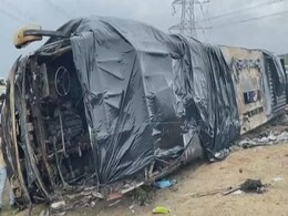 "लोग जल रहे थे... मदद मांगी, लेकिन कोई कार नहीं रुकी": बुलढाणा बस हादसे में बचे यात्री ने सुनाई आपबीती "लोग जल रहे थे... मदद मांगी, लेकिन कोई कार नहीं रुकी": बुलढाणा बस हादसे में बचे यात्री ने सुनाई आपबीती
