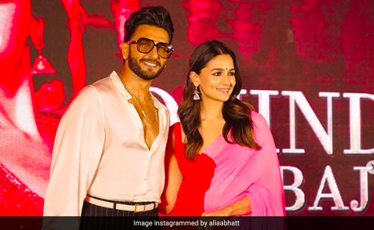 Alia Bhatt Gets A For Effort On Bengali Accent In Kolkata. Ranveer Singh Remains "Rocky Randhawa"