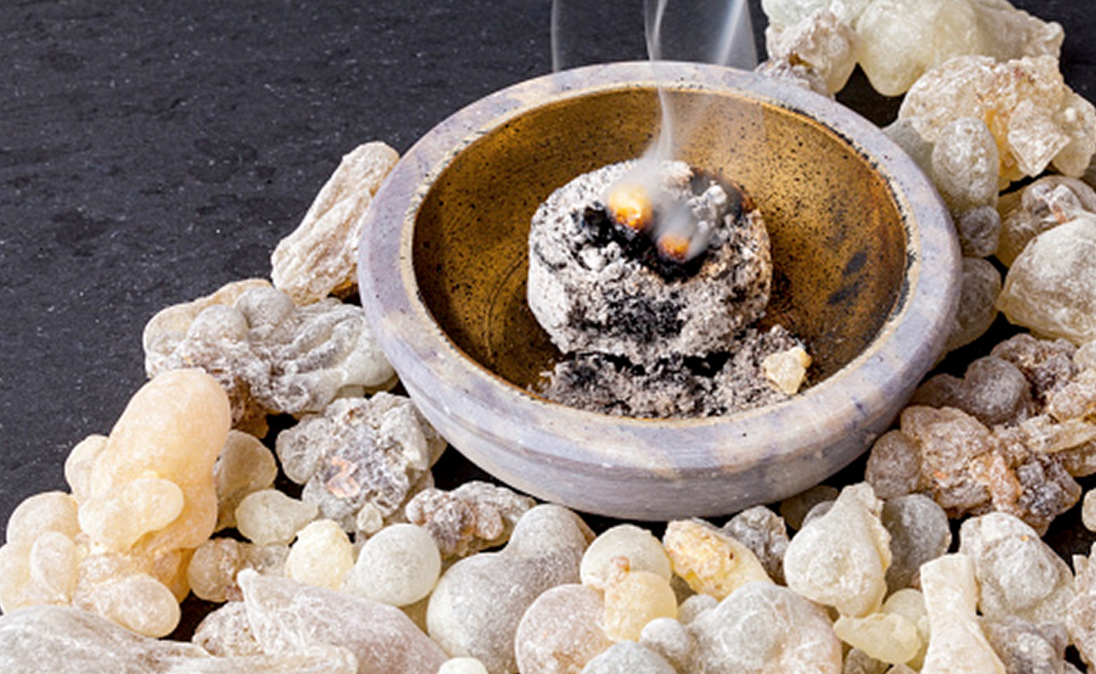 पूजा के लिए घर पर बनाएं धूप बत्ती, इन चीजों से मिनटों में हो जाएगी  तैयार, यहां जानिए सामग्री और विधि