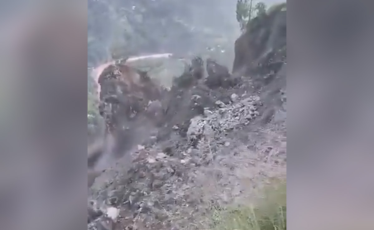 Massive Landslide In Jammu And Kashmir Caught On Camera, Roads Blocked