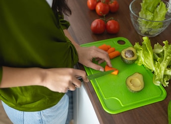 Plastic Chopping Board Slipping And Sliding? 5 Genius Hacks to Keep It Steady